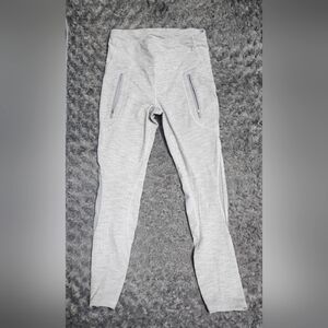 lululemon Grey and white 7/8 invigorates sz 6